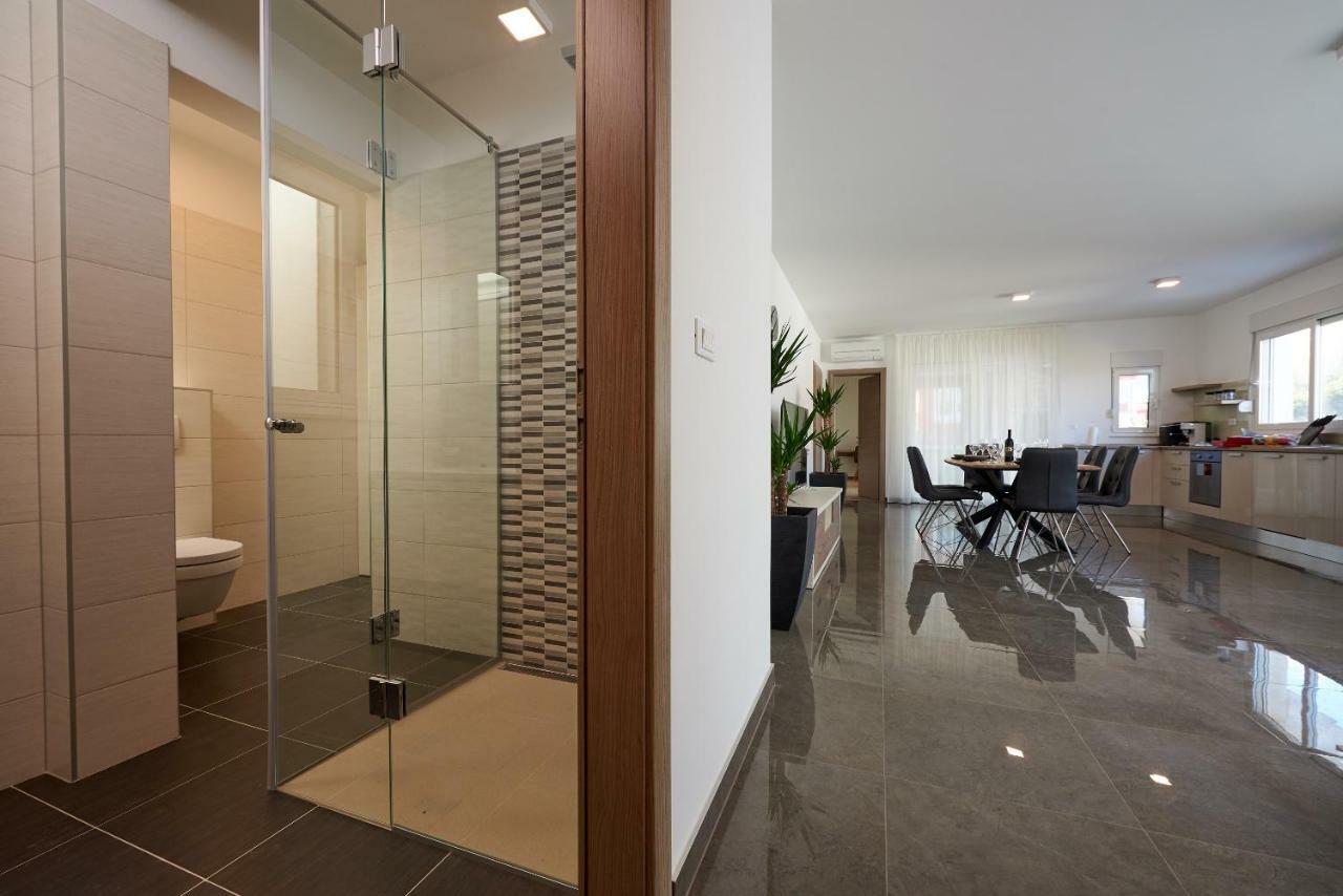 Luxury Villa Residence Zupanovic Трогир Экстерьер фото