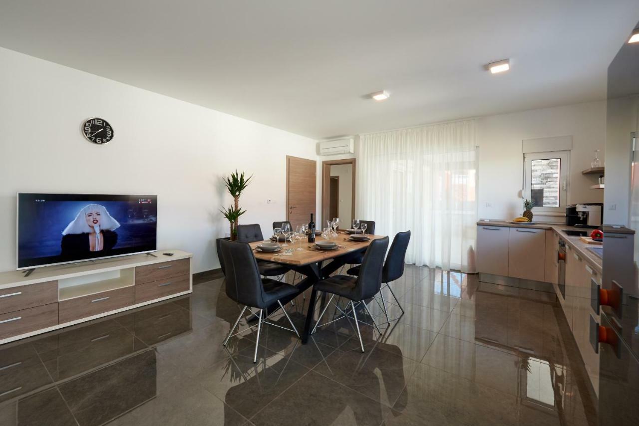 Luxury Villa Residence Zupanovic Трогир Экстерьер фото