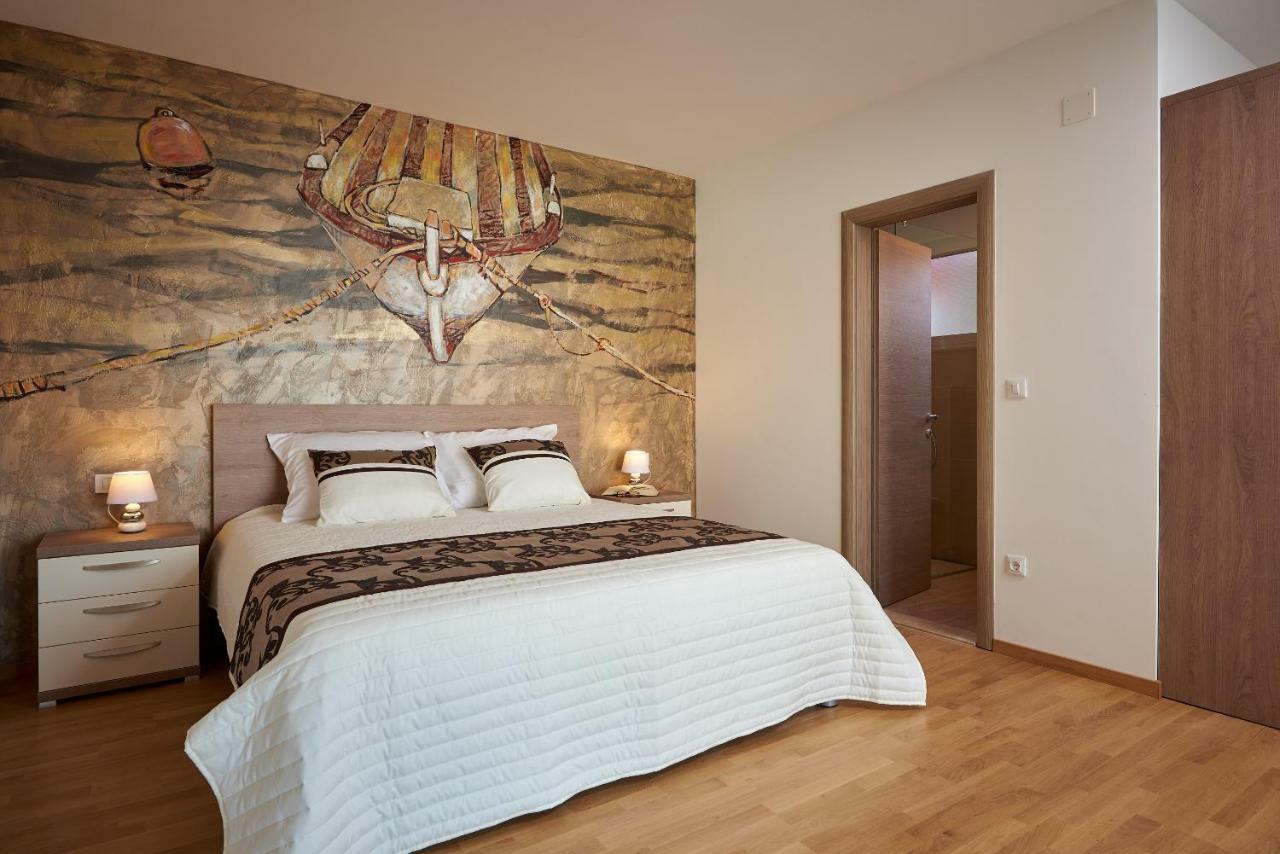 Luxury Villa Residence Zupanovic Трогир Экстерьер фото